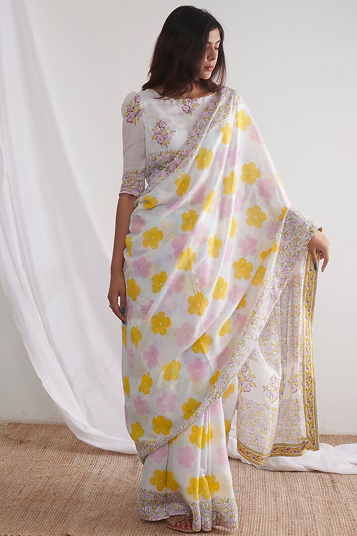 White Block Printed Festive Saree Set by Negra Elegante at Pernia's Pop Up Shop