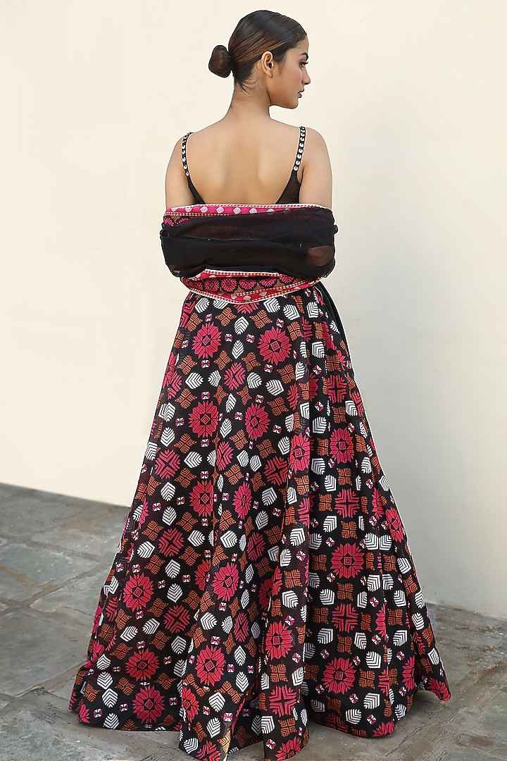 Black Printed Wedding Lehenga Set by Neha Khullar at Pernia's Pop Up Shop