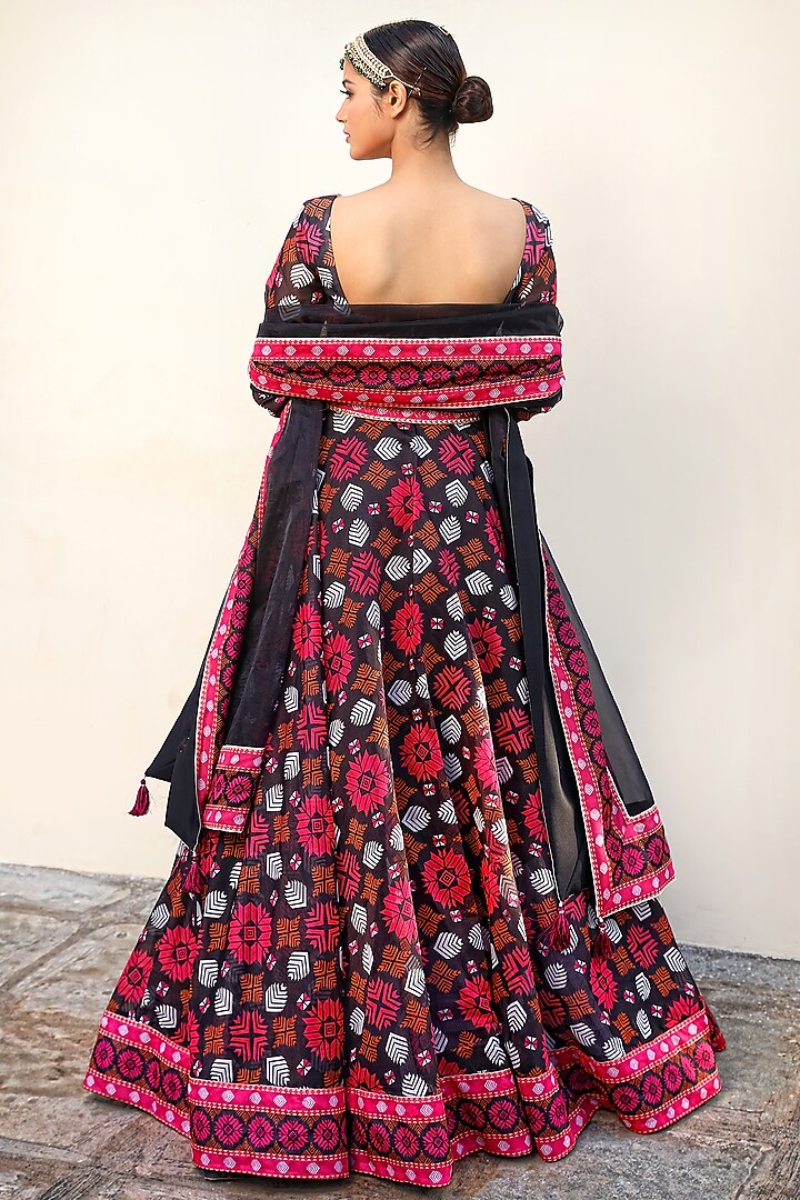Black Organza Printed Wedding Lehenga Set by Neha Khullar at Pernia's Pop Up Shop