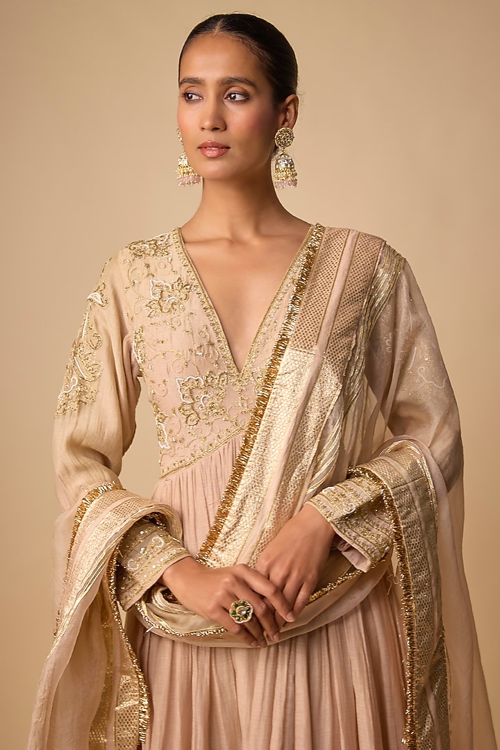 Blush Chanderi Silk Hand Embroidered Wedding Anarkali Set by Neha khullar at Pernia's Pop Up Shop