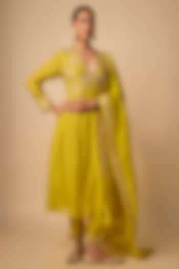 Yellow Chanderi Silk Hand Embroidered Wedding Anarkali Set by Neha khullar at Pernia's Pop Up Shop