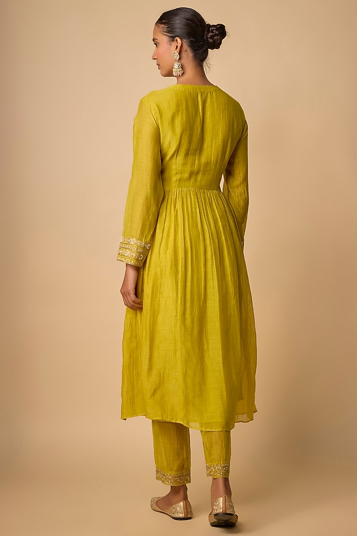 Yellow Chanderi Silk Hand Embroidered Wedding Anarkali Set by Neha khullar at Pernia's Pop Up Shop