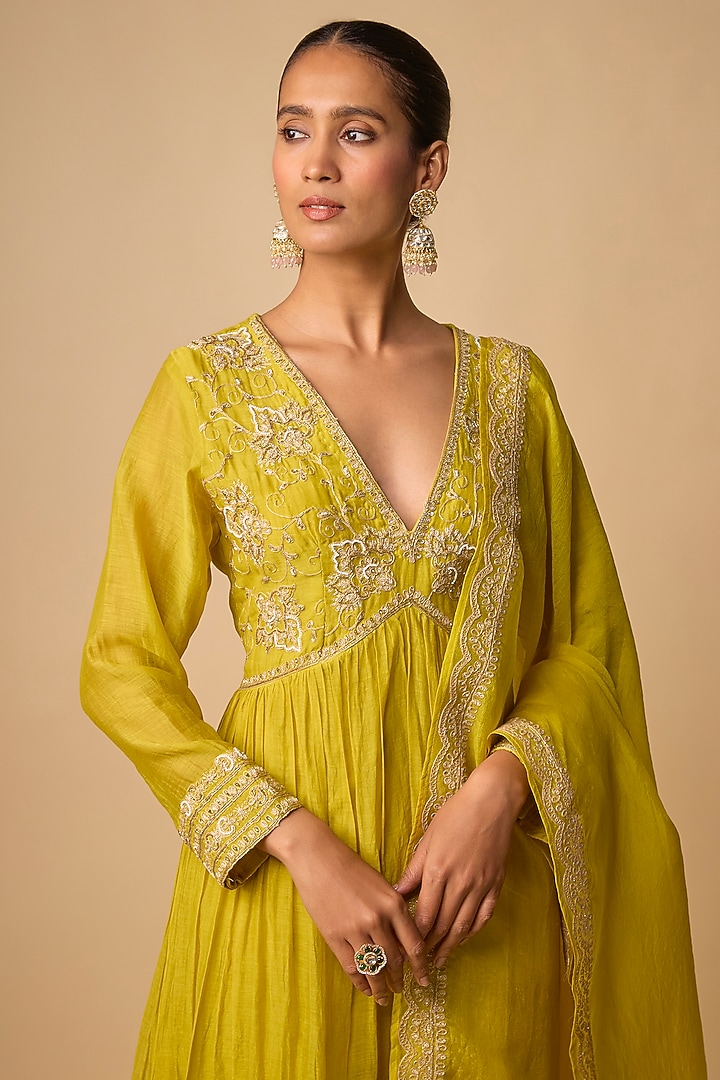 Yellow Chanderi Silk Hand Embroidered Wedding Anarkali Set by Neha khullar at Pernia's Pop Up Shop