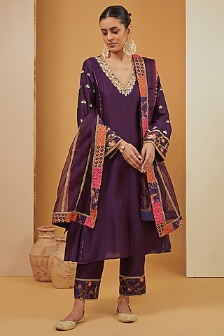 Purple Chanderi Silk Hand Embroidered Kurta Set by Neha Khullar
