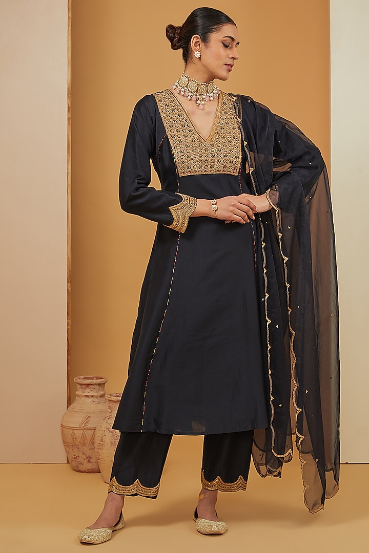 Black Chanderi Silk Hand Embroidered Kurta Set by Neha Khullar