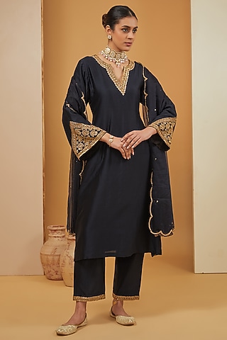 Black Chanderi Silk Hand Embroidered Kurta Set by Neha Khullar