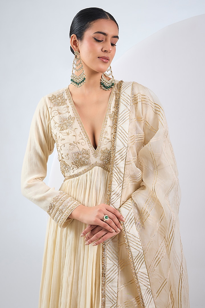 Ivory Silk Chanderi Hand Embroidered Wedding Anarkali Set by Neha Khullar at Pernia's Pop Up Shop