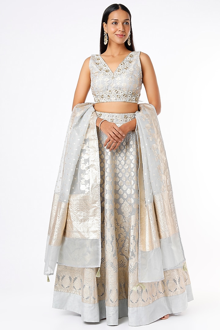 Silver Embroidered Wedding Lehenga Set by Neha khullar at Pernia's Pop Up Shop