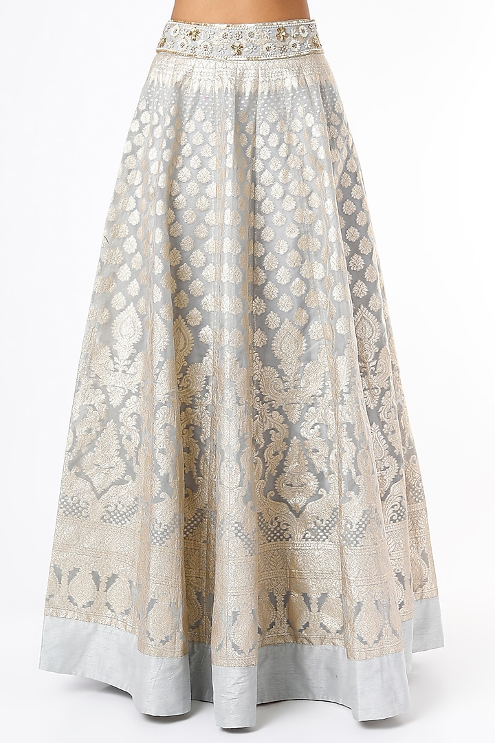 Silver Embroidered Wedding Lehenga Set by Neha khullar at Pernia's Pop Up Shop