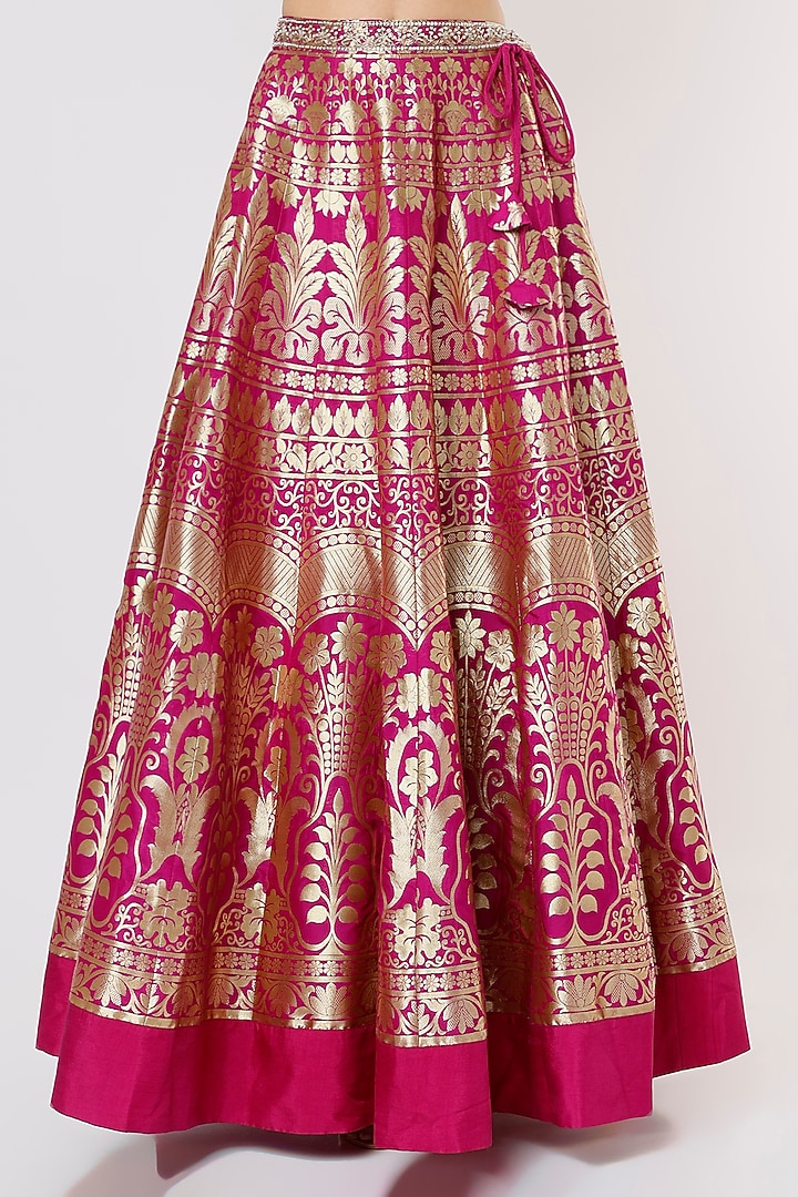Fuchsia Embroidered Wedding Lehenga Set by Neha khullar at Pernia's Pop Up Shop