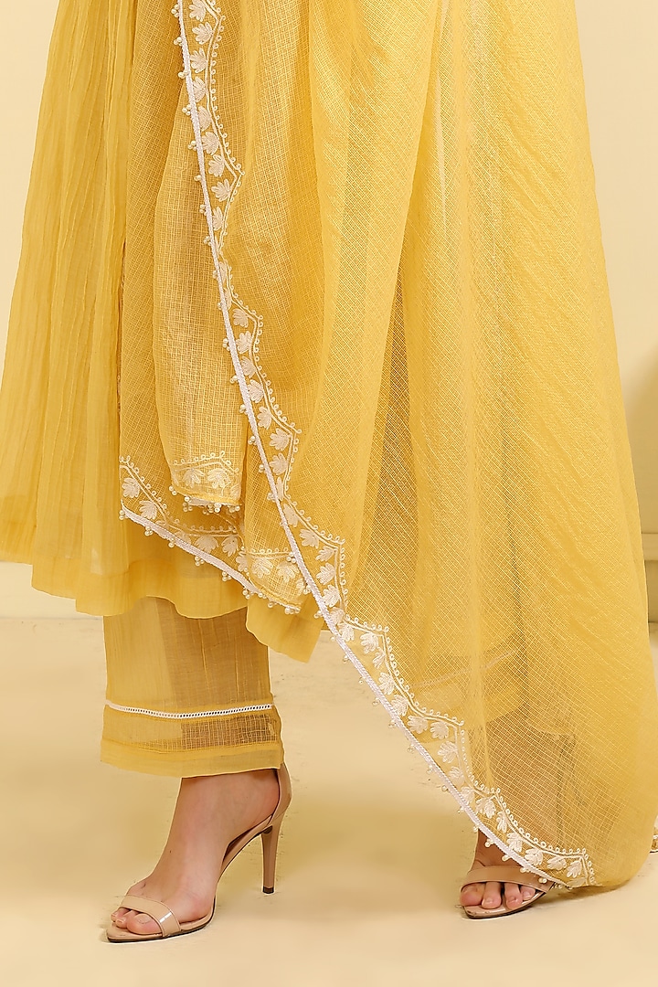 Yellow Chanderi Silk & Mulmul Embroidered Kurta Set by Neha Khullar at Pernia's Pop Up Shop