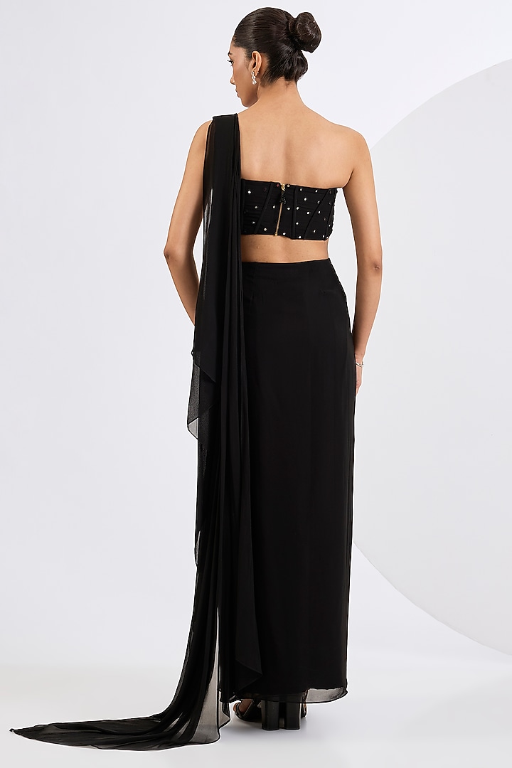 Black Viscose Georgette Pre-Draped Wedding Saree Set by Neha Khullar at Pernia's Pop Up Shop