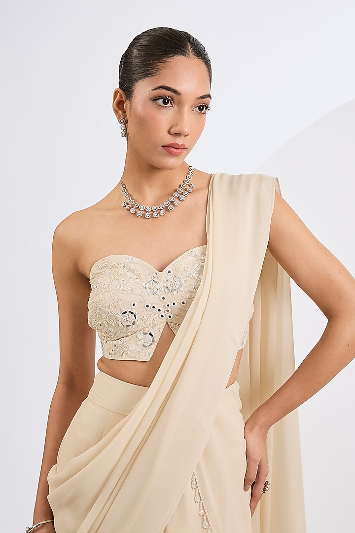 Antique White Viscose Georgette Fish-Cut Wedding Lehenga Set by Neha Khullar at Pernia's Pop Up Shop