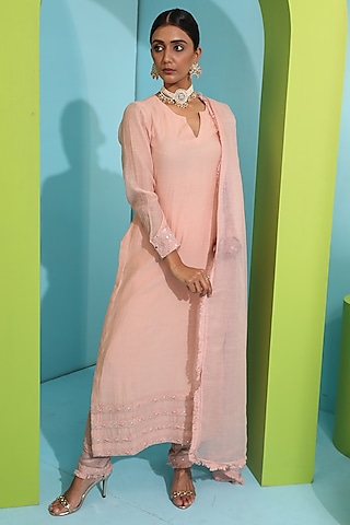 Blush Chanderi Silk Embroidered Kurta Set by Neha khullar