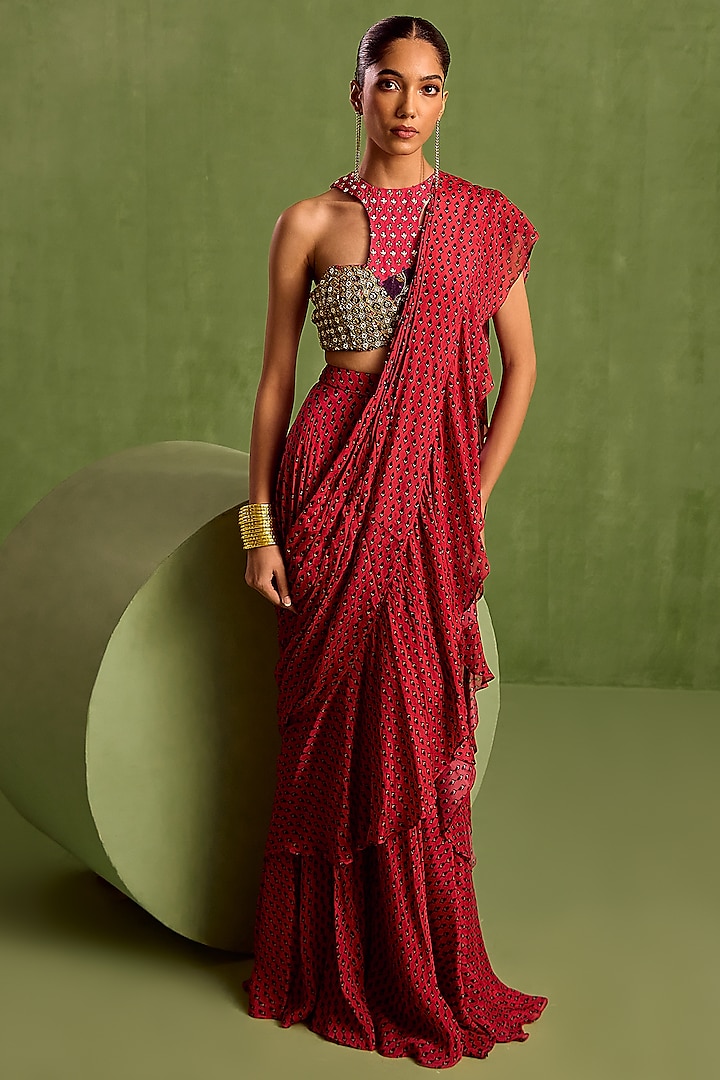 Fuchsia Viscose Chinon Digital Printed & Embroidered Pre-Draped Saree Set by Neha khullar at Pernia's Pop Up Shop