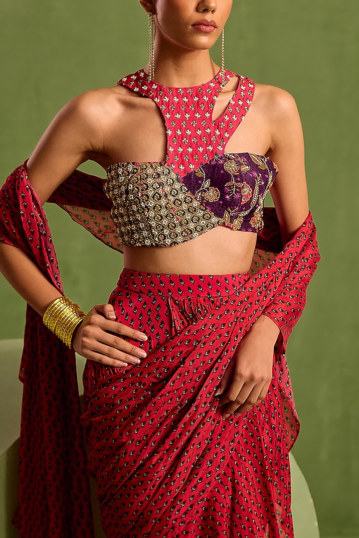 Fuchsia Viscose Chinon Digital Printed & Embroidered Pre-Draped Wedding Saree Set by Neha khullar at Pernia's Pop Up Shop