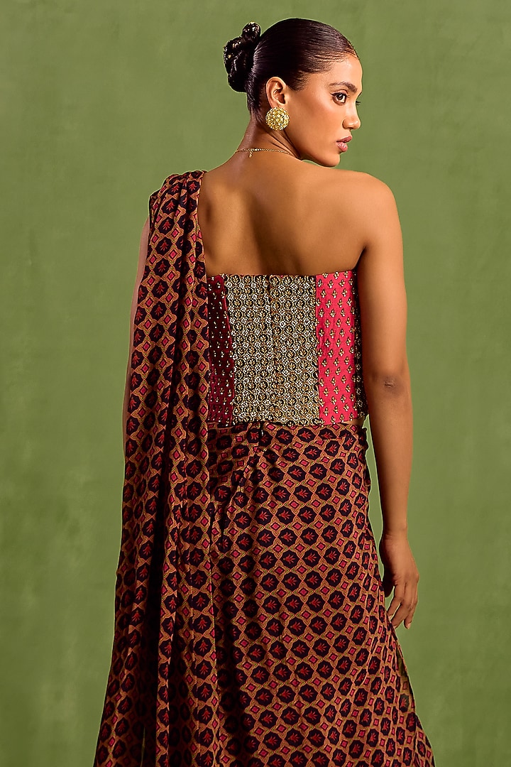 Black Viscose Chinon Digital Printed Pre-Draped Wedding Saree Set by Neha khullar at Pernia's Pop Up Shop