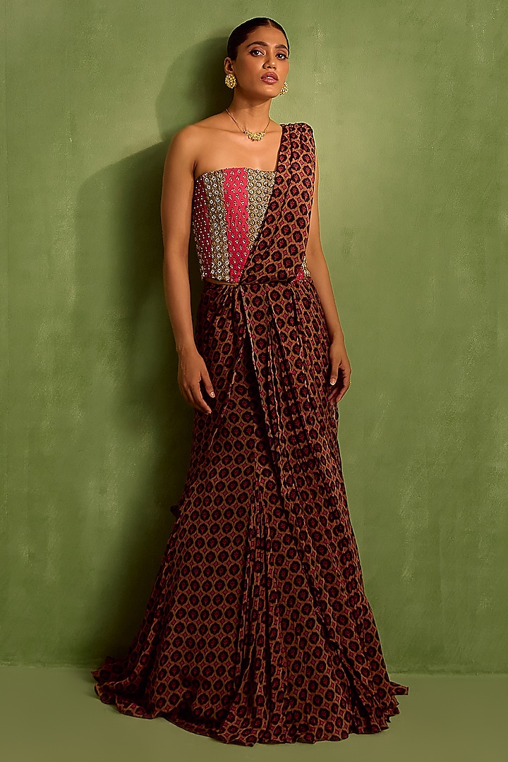 Black Viscose Chinon Digital Printed Pre-Draped Wedding Saree Set by Neha khullar at Pernia's Pop Up Shop