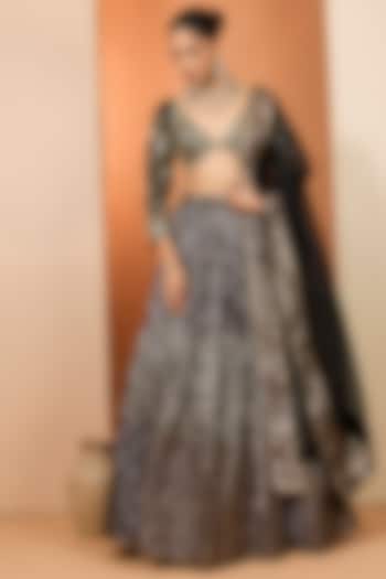 Black Banarasi Chanderi Wedding Lehenga Set by Neha khullar at Pernia's Pop Up Shop