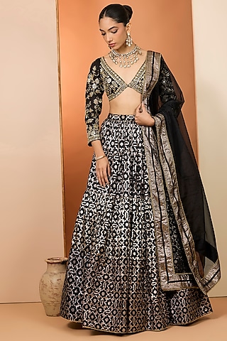 Black Banarasi Chanderi Lehenga Set by Neha khullar
