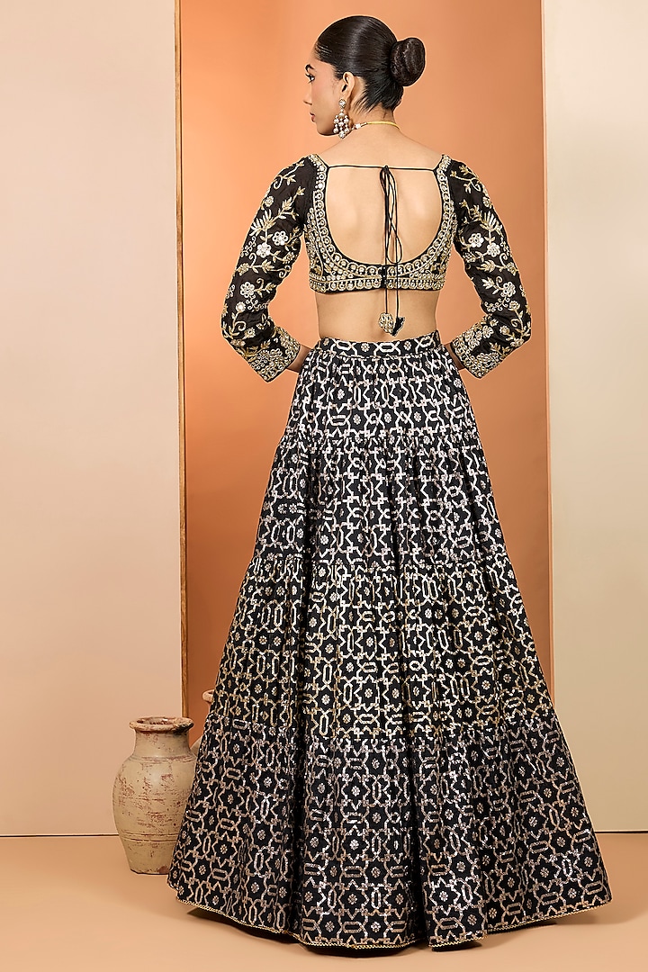 Black Banarasi Chanderi Wedding Lehenga Set by Neha khullar at Pernia's Pop Up Shop