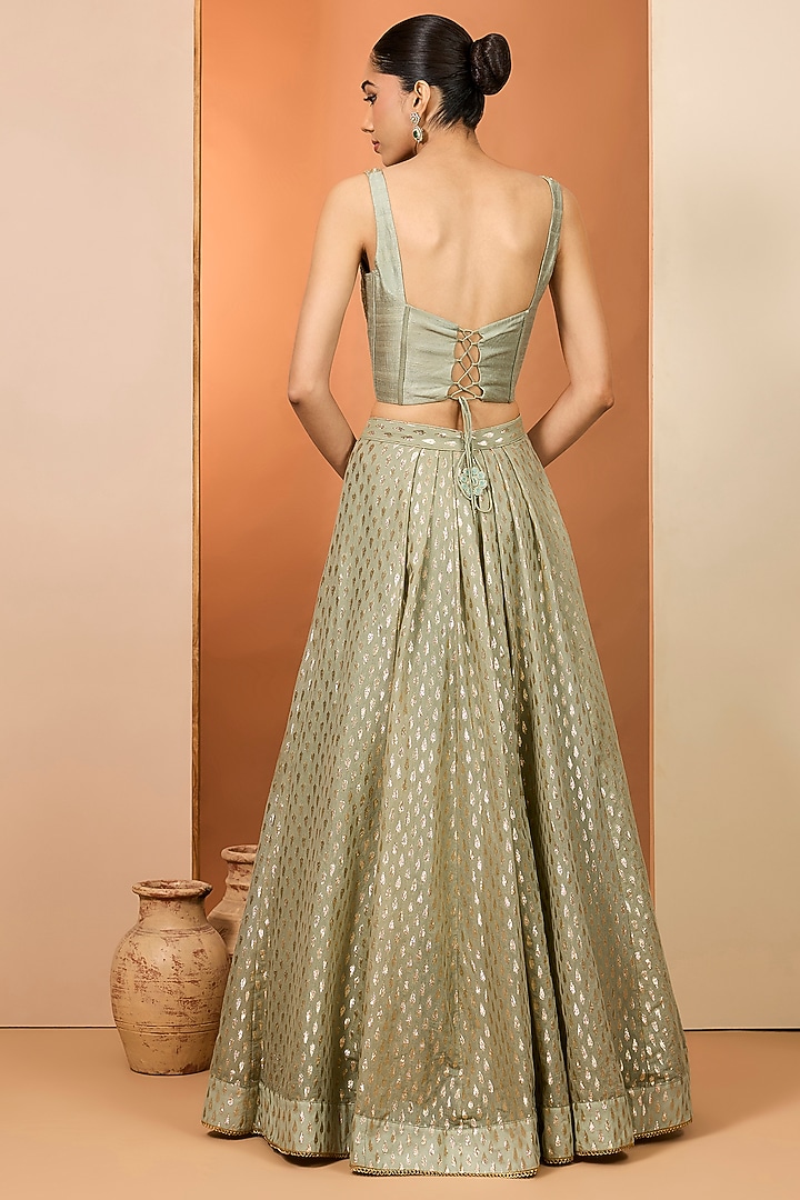 Green Banarasi Chanderi Wedding Lehenga Set by Neha khullar at Pernia's Pop Up Shop