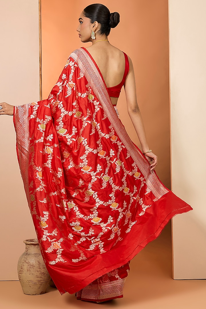 Red Pure Katan Silk Wedding Saree Set by Neha khullar at Pernia's Pop Up Shop