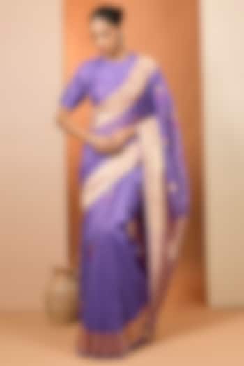 Lilac Pure Handloom Kora Organza Silk Banarasi Wedding Saree Set by Neha khullar at Pernia's Pop Up Shop