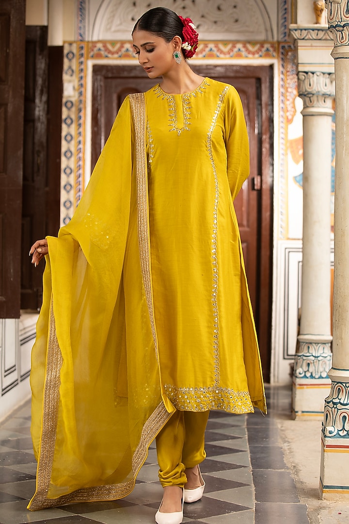 Yellow Pure Silk Chanderi Mirror Embroidered Kurta Set by Neha khullar at Pernia's Pop Up Shop