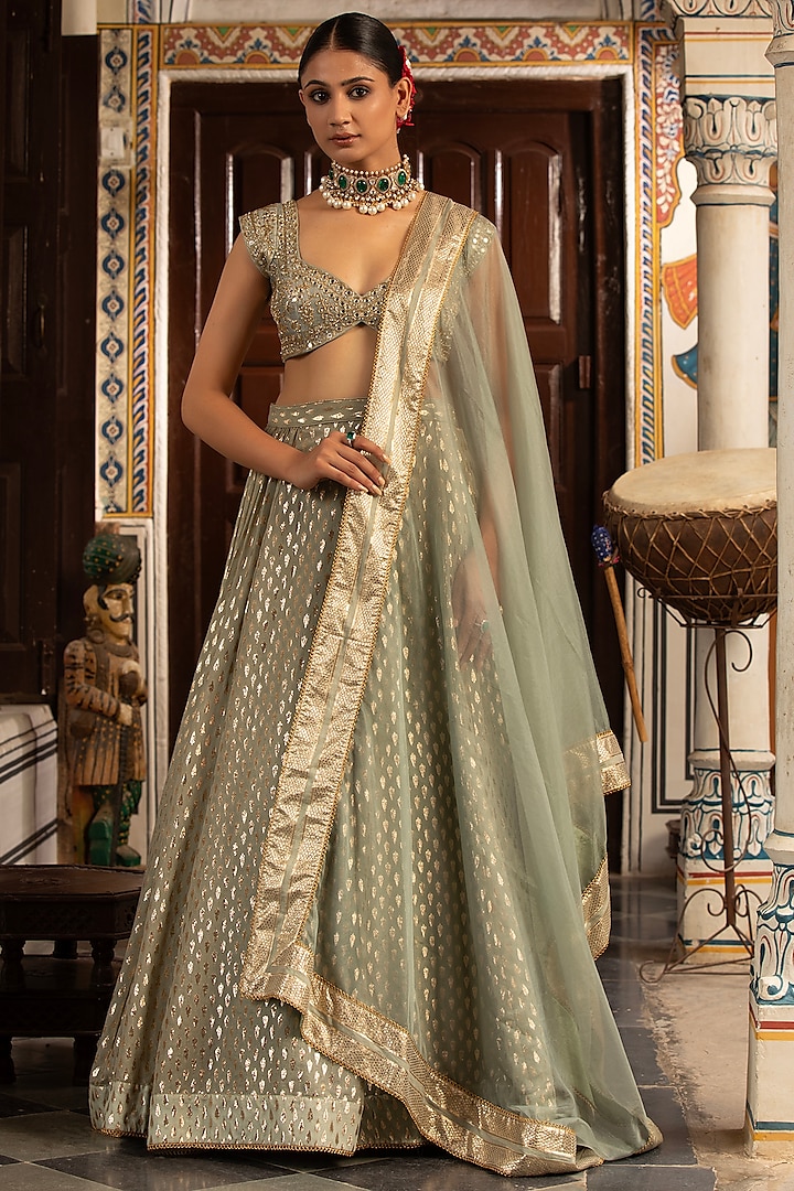 Green Banarasi Chanderi Wedding Lehenga Set by Neha khullar at Pernia's Pop Up Shop