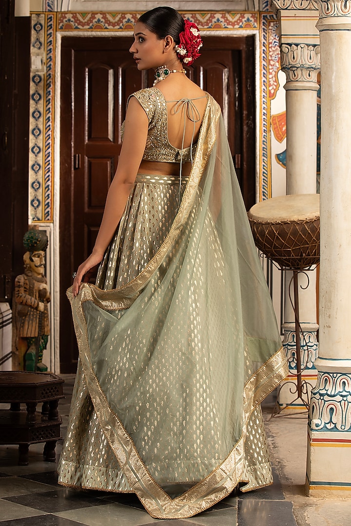 Green Banarasi Chanderi Wedding Lehenga Set by Neha khullar at Pernia's Pop Up Shop