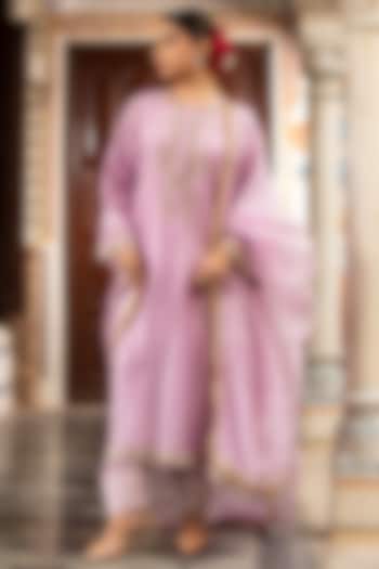 Lilac Pure Silk Chanderi Mirror Embroidered Kurta Set by Neha khullar at Pernia's Pop Up Shop