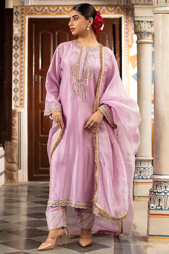 Lilac Pure Silk Chanderi Mirror Embroidered Kurta Set by Neha khullar at Pernia's Pop Up Shop