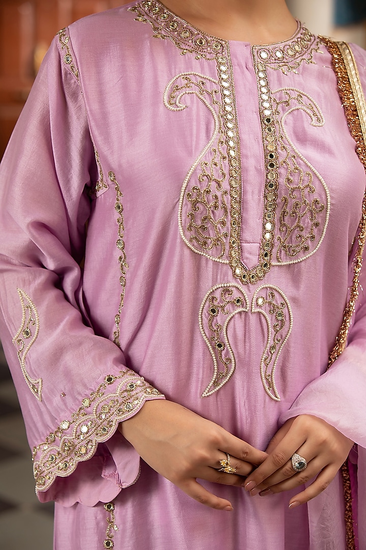 Lilac Pure Silk Chanderi Mirror Embroidered Kurta Set by Neha khullar at Pernia's Pop Up Shop