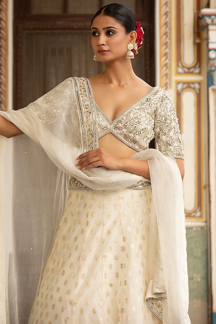 Ivory Banarasi Organza Wedding Lehenga Set by Neha khullar at Pernia's Pop Up Shop
