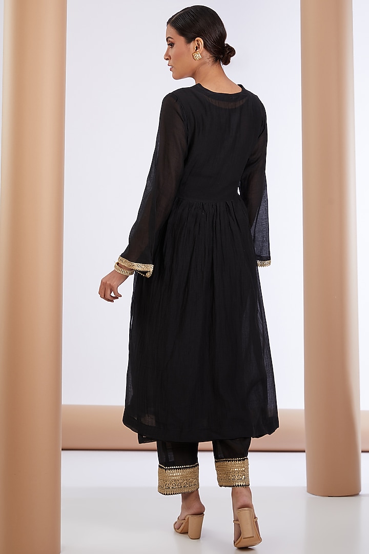 Black Chanderi Silk Kurta Set by Neha khullar at Pernia's Pop Up Shop