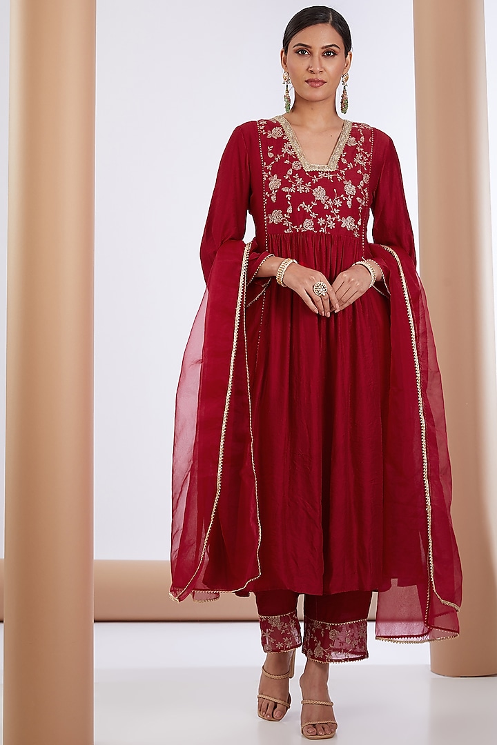 Red Chanderi Silk Kurta Set by Neha khullar at Pernia's Pop Up Shop