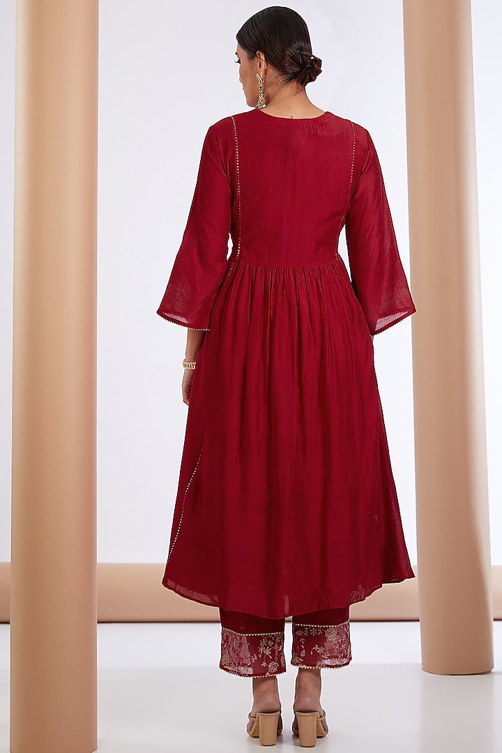Red Chanderi Silk Kurta Set by Neha khullar at Pernia's Pop Up Shop