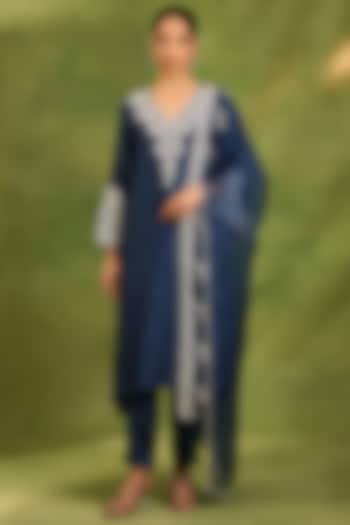 Blue Chanderi Silk Dori Embroidered Kurta Set by Neha khullar at Pernia's Pop Up Shop