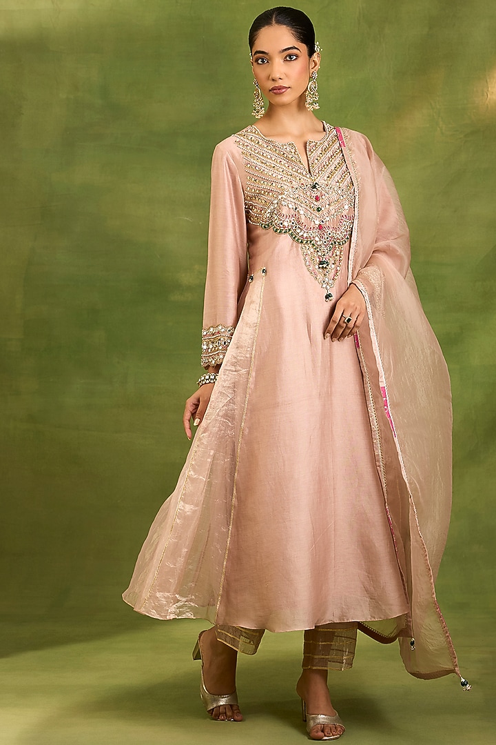 Pink Chanderi Silk Zardosi Hand Embroidered Kurta Set by Neha khullar at Pernia's Pop Up Shop
