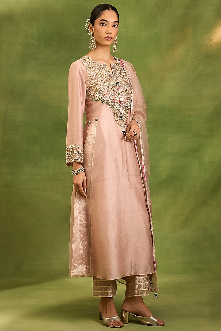 Pink Chanderi Silk Zardosi Hand Embroidered Kurta Set by Neha khullar at Pernia's Pop Up Shop