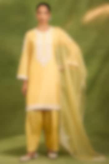 Yellow Chanderi Silk Sequin Embroidered Kurta Set by Neha khullar at Pernia's Pop Up Shop