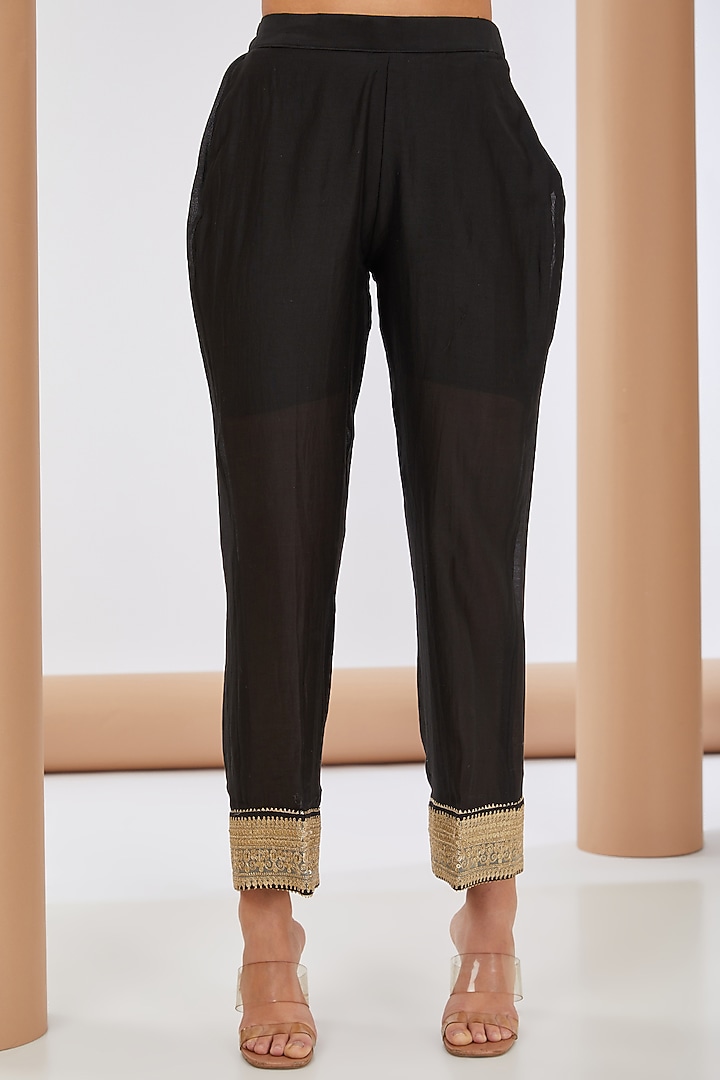 Black Chanderi Silk Hand Embroidered Kurta Set by Neha Khullar at Pernia's Pop Up Shop