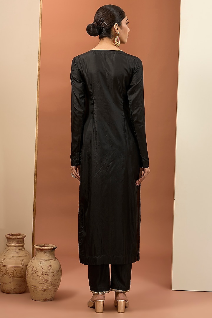 Black Pure Silk Hand Embroidered Kurta Set by Neha khullar at Pernia's Pop Up Shop