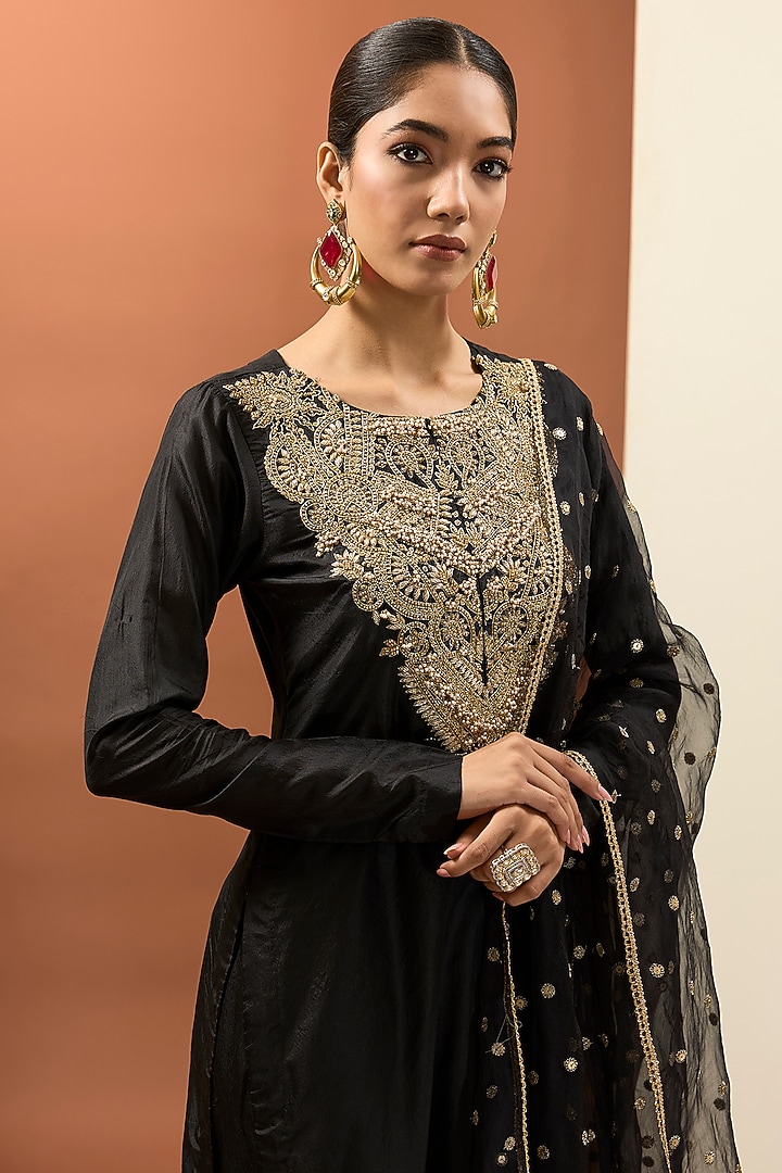 Black Pure Silk Hand Embroidered Kurta Set by Neha khullar at Pernia's Pop Up Shop