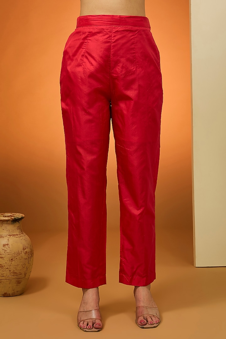 Red Pure Silk Hand Embroidered Kurta Set by Neha Khullar at Pernia's Pop Up Shop