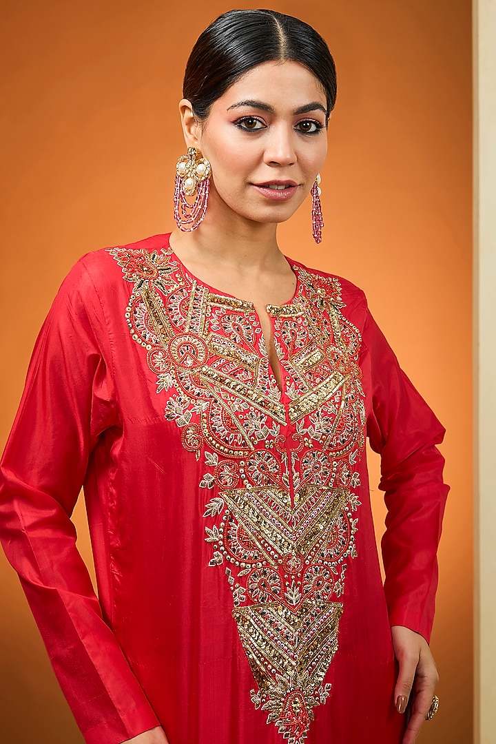 Red Pure Silk Hand Embroidered Kurta Set by Neha Khullar at Pernia's Pop Up Shop