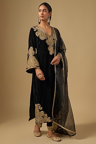 Black Velvet Zardosi Hand Embroidered Kurta Set by Neha Khullar