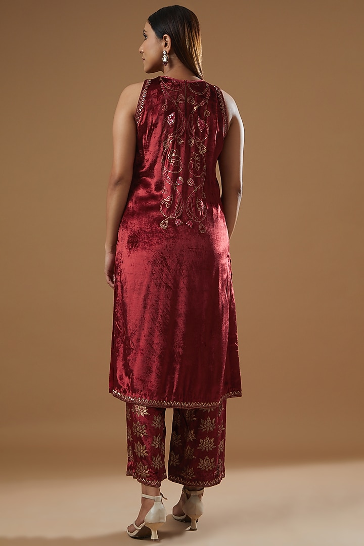 Red Velvet Block Printed & Hand Embroidered Kurta Set by Neha & Tarun at Pernia's Pop Up Shop