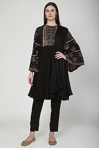 Black Hand Embroidered Kurta Set by Neha & Tarun